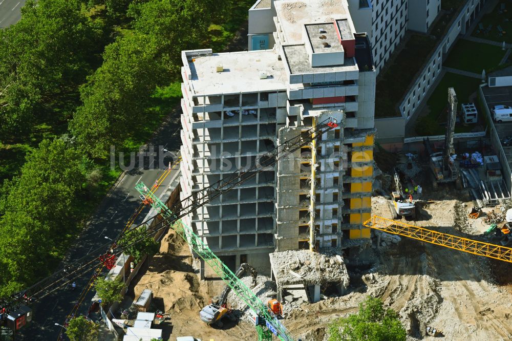 Berlin von oben - Abrißfläche des Hochhaus - Gebäudes in Berlin, Deutschland