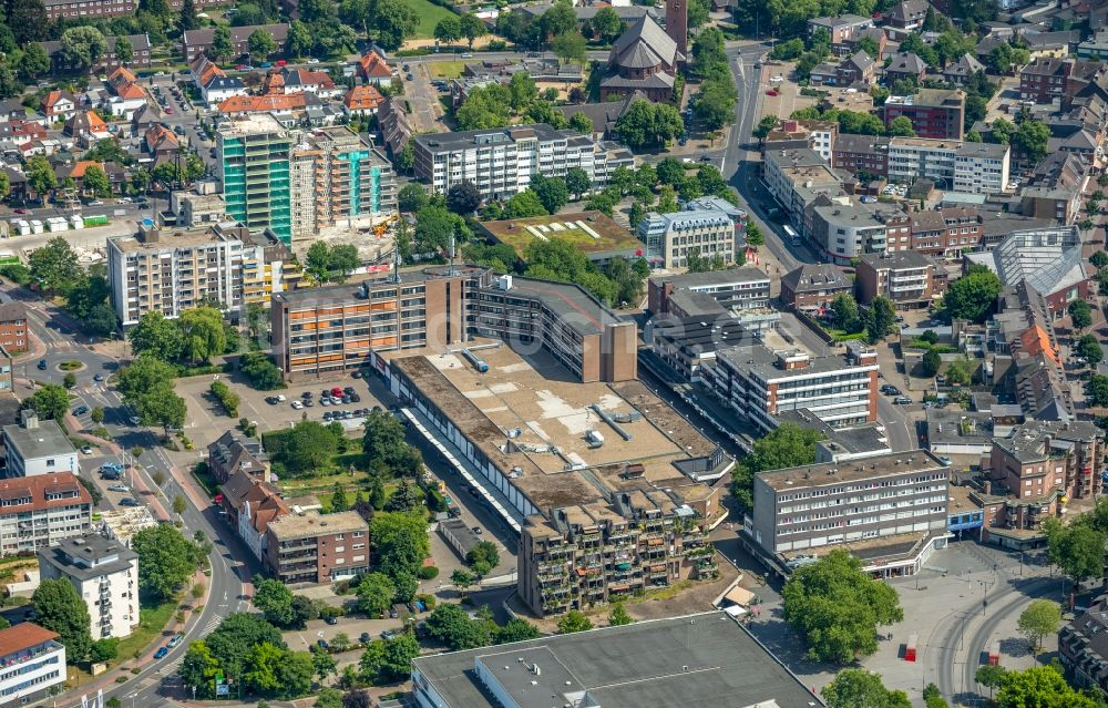 Luftbild Kamp-Lintfort - Abrißfläche des Hochhaus - Gebäudes Bunten Riesen in Kamp-Lintfort im Bundesland Nordrhein-Westfalen, Deutschland