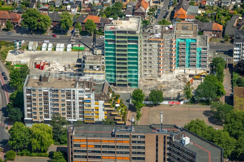 Luftaufnahme Kamp-Lintfort - Abrißfläche des Hochhaus - Gebäudes Bunten Riesen in Kamp-Lintfort im Bundesland Nordrhein-Westfalen, Deutschland