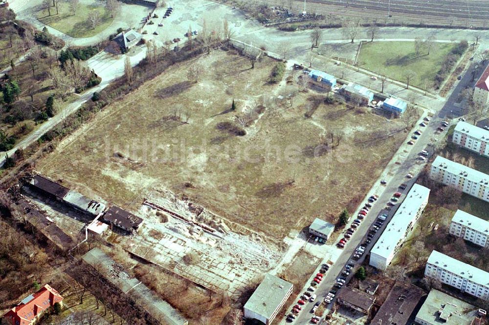 Luftbild Berlin-Friedrichsfelde - Abrissfläche Krimhildstraße/Rüdiger Straße am Friedhof Friedrichsfelde