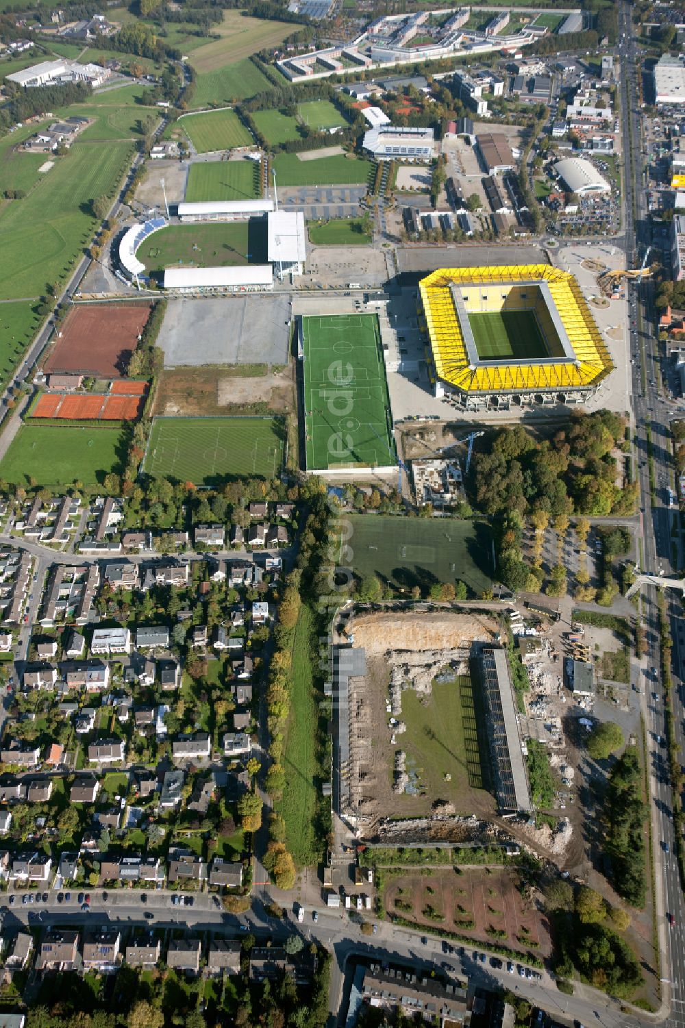 Luftaufnahme Aachen - Abrißfläche und Rückbau des alten Aachener Tivoli Stadion in Aachen im Bundesland Nordrhein-Westfalen, Deutschland