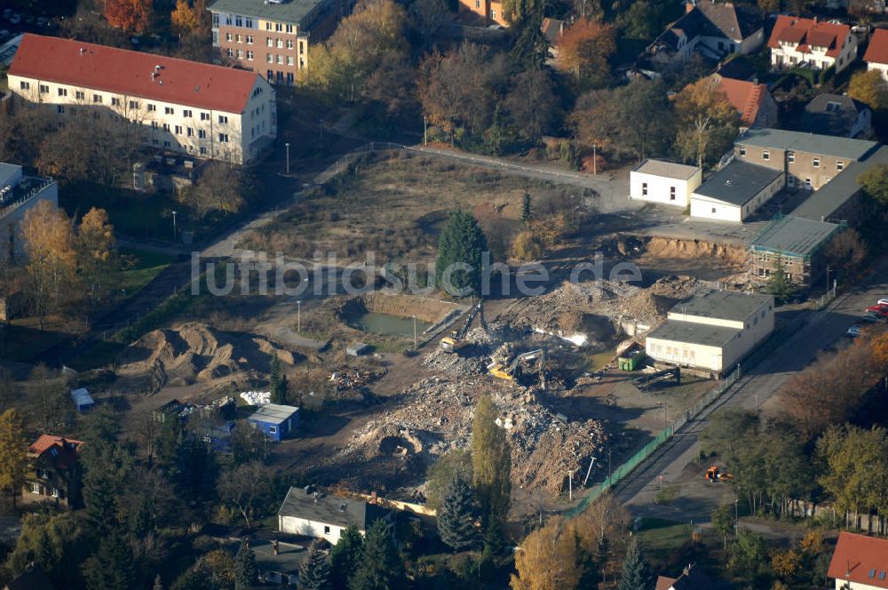 Luftbild Berlin - Abrissfläche / Rückbau auf dem Gelände des Vivantes Klinikum Hellersdorf