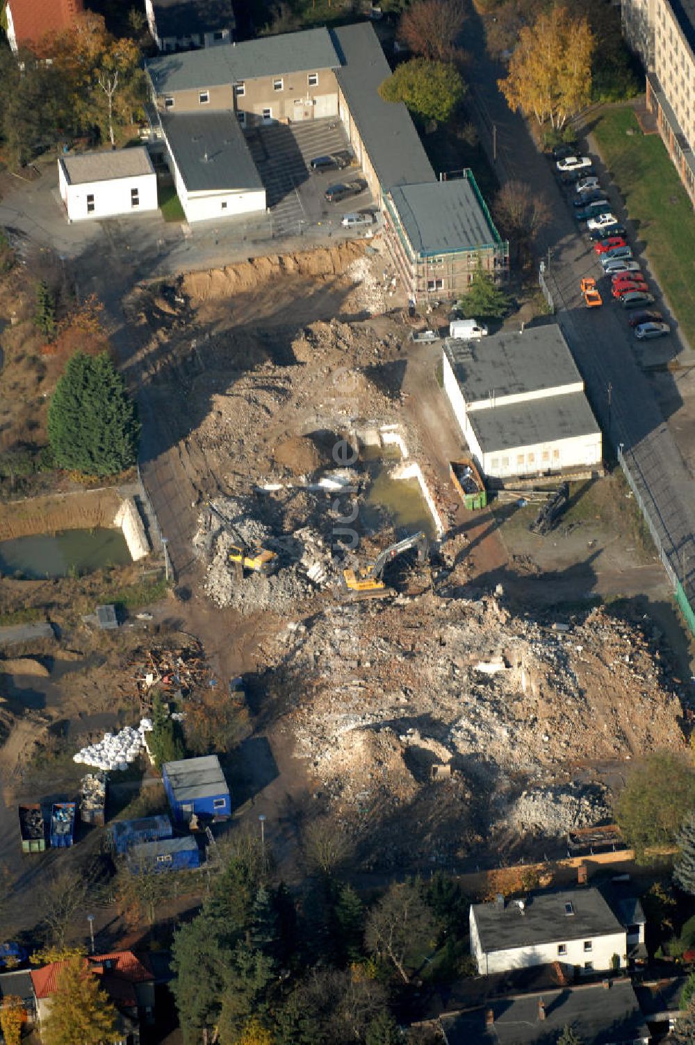 Luftbild Berlin - Abrissfläche / Rückbau auf dem Gelände des Vivantes Klinikum Hellersdorf