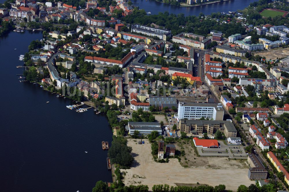 Luftaufnahme Berlin - Abrißflächen des ehemaligen Funkwerk Köpenick am Ufer der Dahme in Berlin