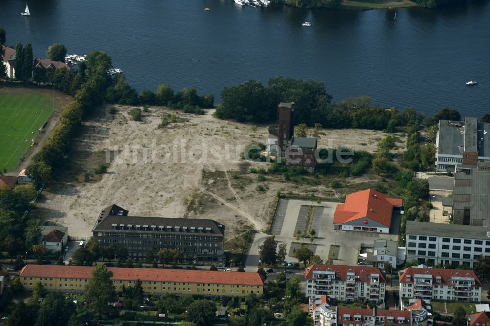 Berlin aus der Vogelperspektive: Abrißflächen des ehemaligen Funkwerk Köpenick am Ufer der Dahme an der Wendenschloßstraße in Berlin