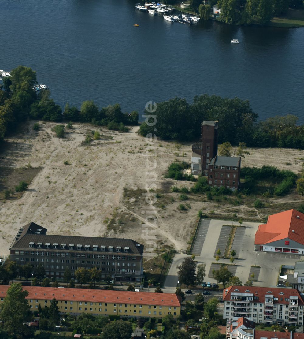 Luftbild Berlin - Abrißflächen des ehemaligen Funkwerk Köpenick am Ufer der Dahme an der Wendenschloßstraße in Berlin