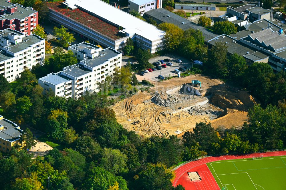 Luftbild Berlin - Abrissgelände der ehemaligen Schwimmhalle in der Rue Georges Vallerey in Berlin, Deutschland