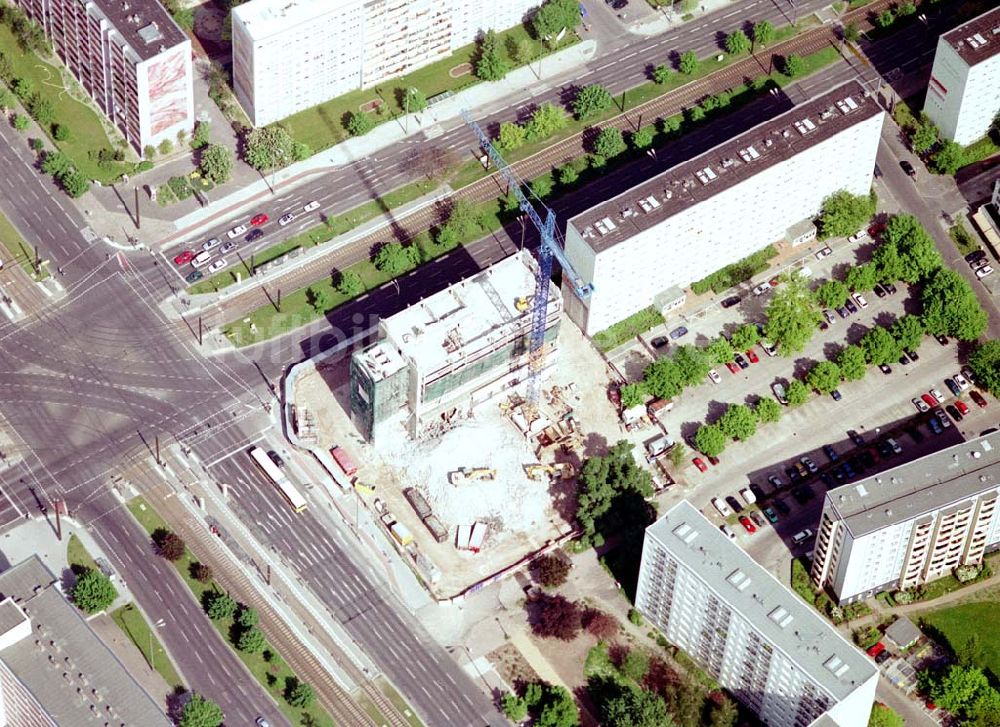 Luftaufnahme Berlin - Abrißhochhaus an der Mollstraße in Berlin - Mitte.