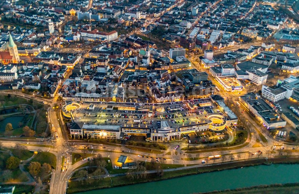 Hamm aus der Vogelperspektive: Abstellfläche für parkende Autos auf dem Einkaufs- Zentrum Allee-Center Hamm in Hamm im Bundesland Nordrhein-Westfalen, Deutschland