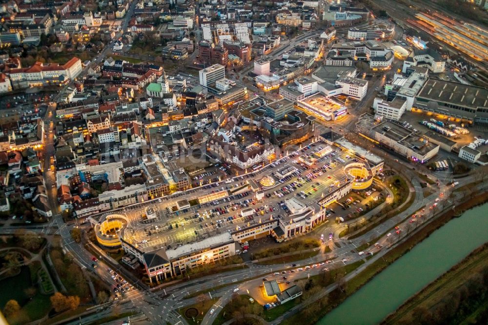 Luftaufnahme Hamm - Abstellfläche für parkende Autos auf dem Einkaufs- Zentrum Allee-Center Hamm in Hamm im Bundesland Nordrhein-Westfalen, Deutschland