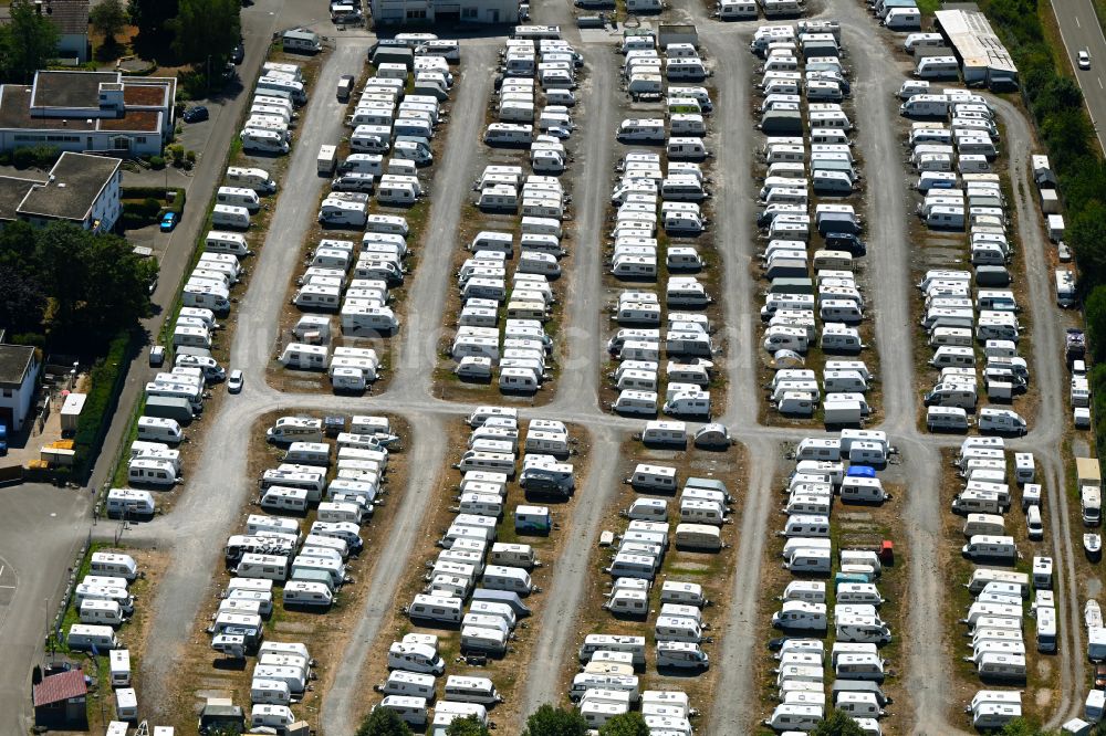 Steinheim an der Murr von oben - Abstellfläche für Wohnwagen in Steinheim an der Murr im Bundesland Baden-Württemberg, Deutschland