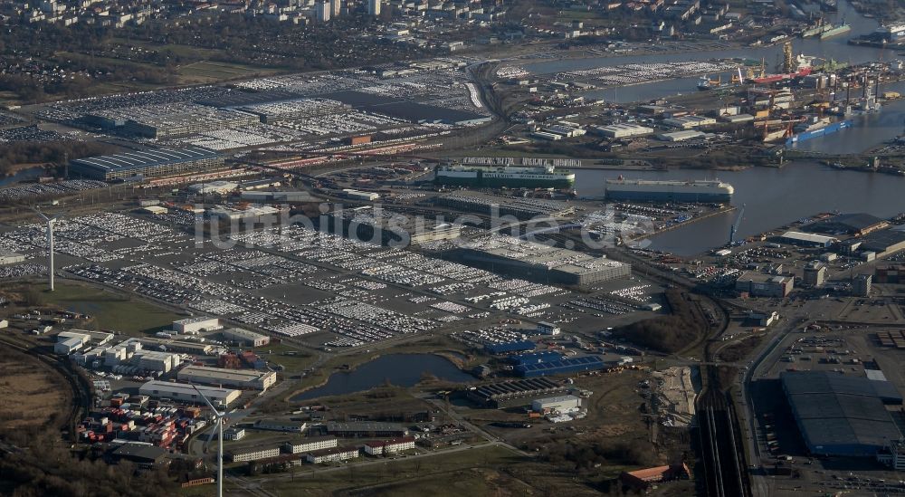 Luftbild Bremerhaven - Abstellflächen des Logistik- Unternehmens BLG Automotive Logistics GmbH & Co. KG am Überseehafen in Bremerhaven im Bundesland Bremen