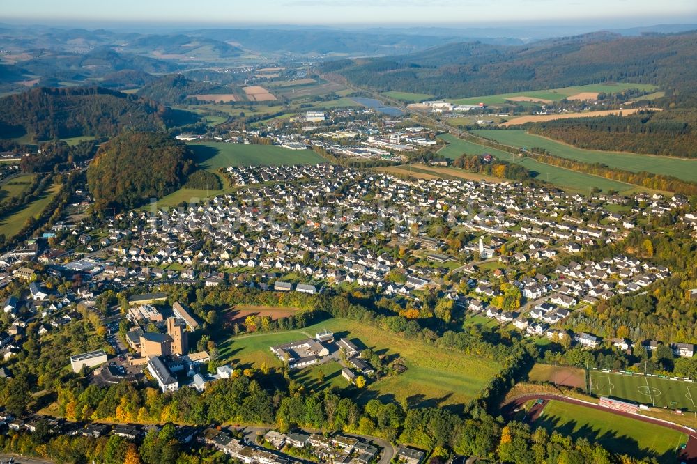 Meschede aus der Vogelperspektive: Abtei Königsmünster in Meschede im Bundesland Nordrhein-Westfalen