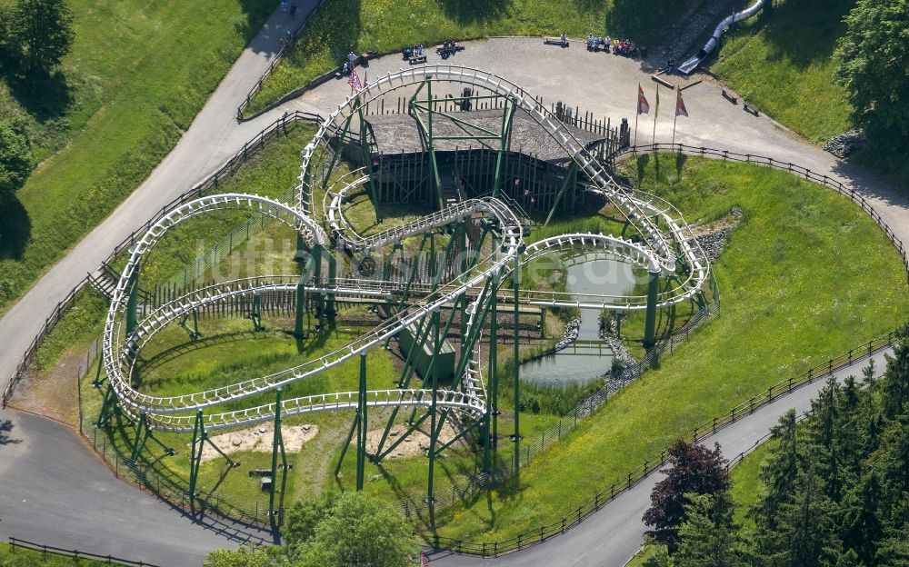 Bestwig aus der Vogelperspektive: Achterbahn auf dem Gelände des Fort Fun Abenteuerland in Bestwig in Nordrhein-Westfalen