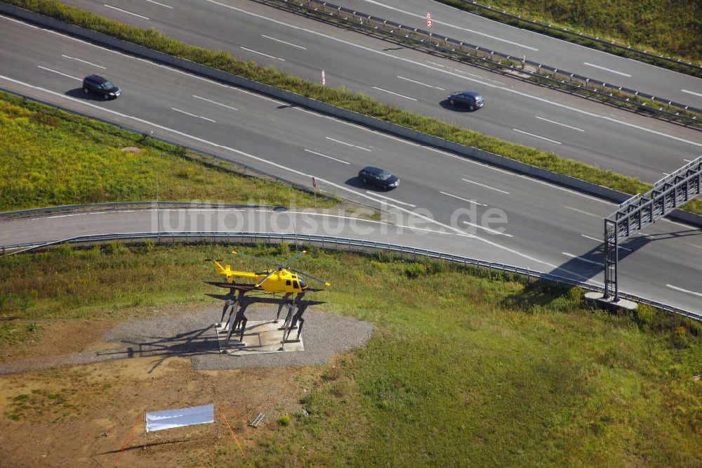 Kamen von oben - ADAC- Denkmal am Autobahnkreuz Kamener Kreuz im Nordosten des Ruhrgebietes bei Kamen