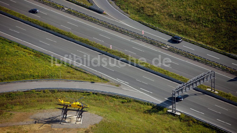 Luftbild Kamen - ADAC- Denkmal am Autobahnkreuz Kamener Kreuz im Nordosten des Ruhrgebietes bei Kamen