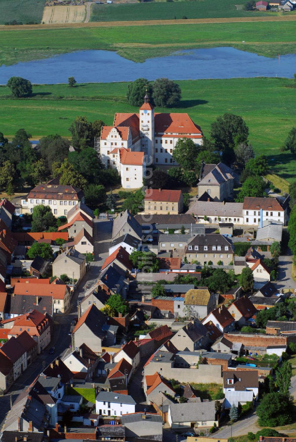 Pretzsch aus der Vogelperspektive: Adolf-Reichwein-Schule - Schloss Pretzsch