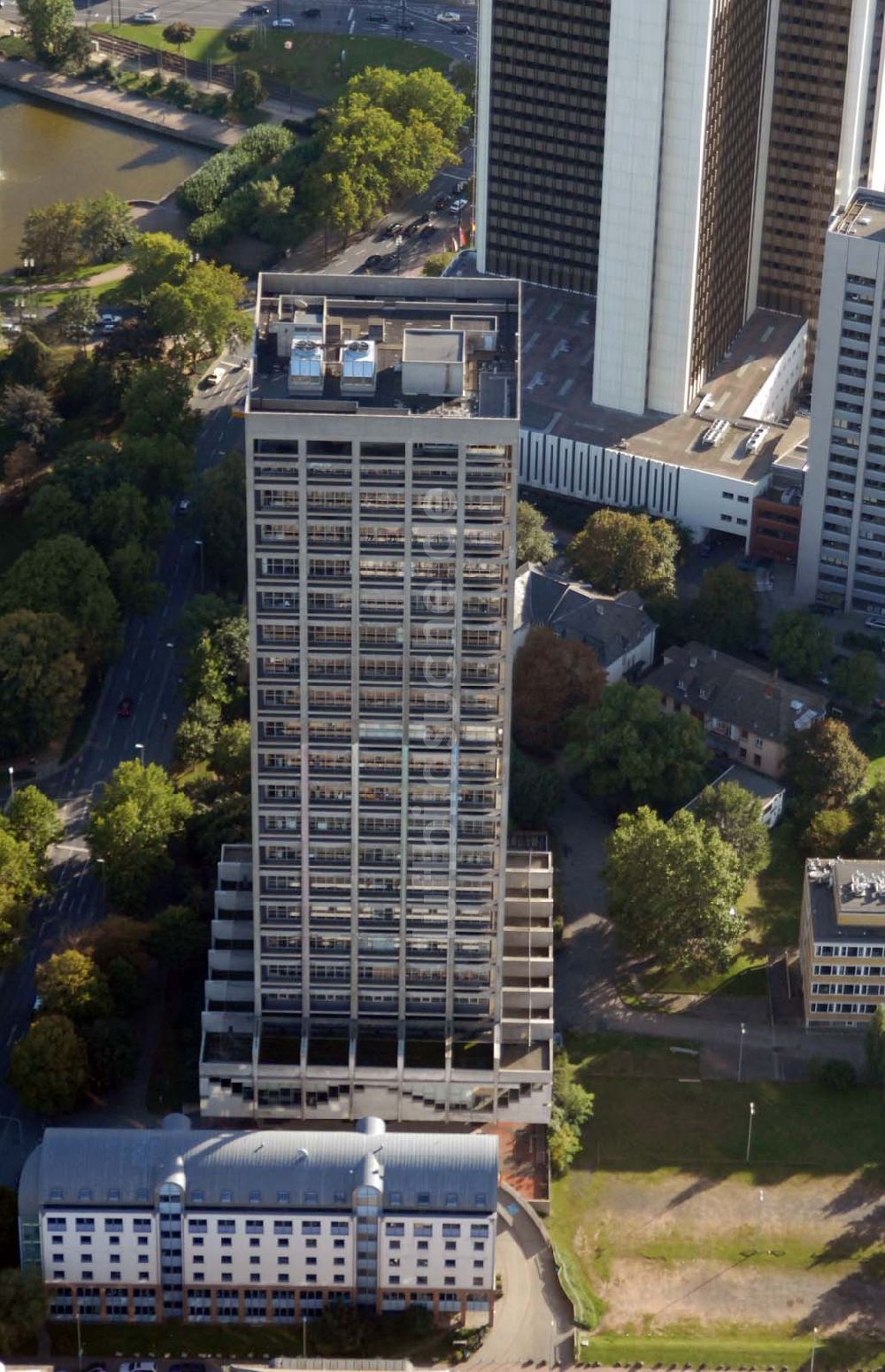 Luftaufnahme Frankfurt am Main - AfE-Turm in Frankfurt