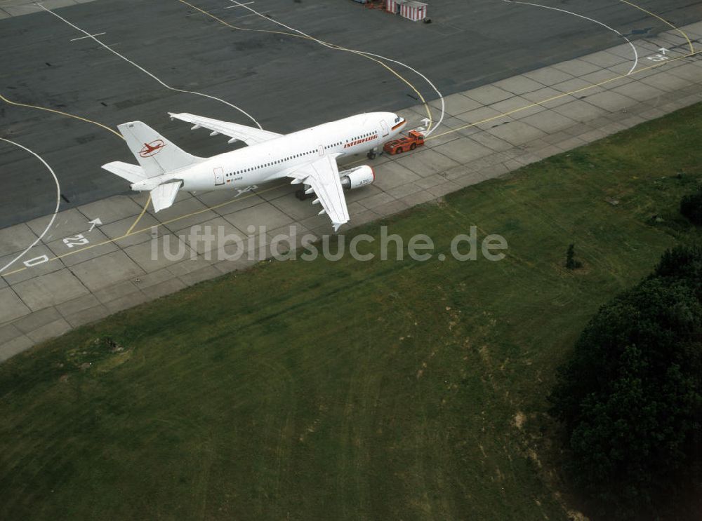 Luftbild Schönefeld - Airbus A310 auf dem Flughafen Schönefeld