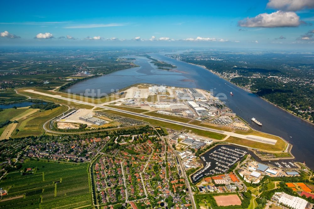 Hamburg aus der Vogelperspektive: Airbus Produktionsgelände und Werksflughafen Finkenwerder in Hamburg