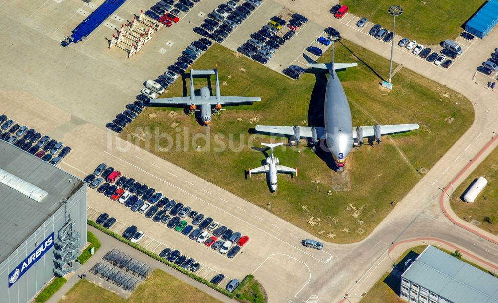 Hamburg aus der Vogelperspektive: Airbus Produktionsgelände und Werksflughafen Finkenwerder in Hamburg