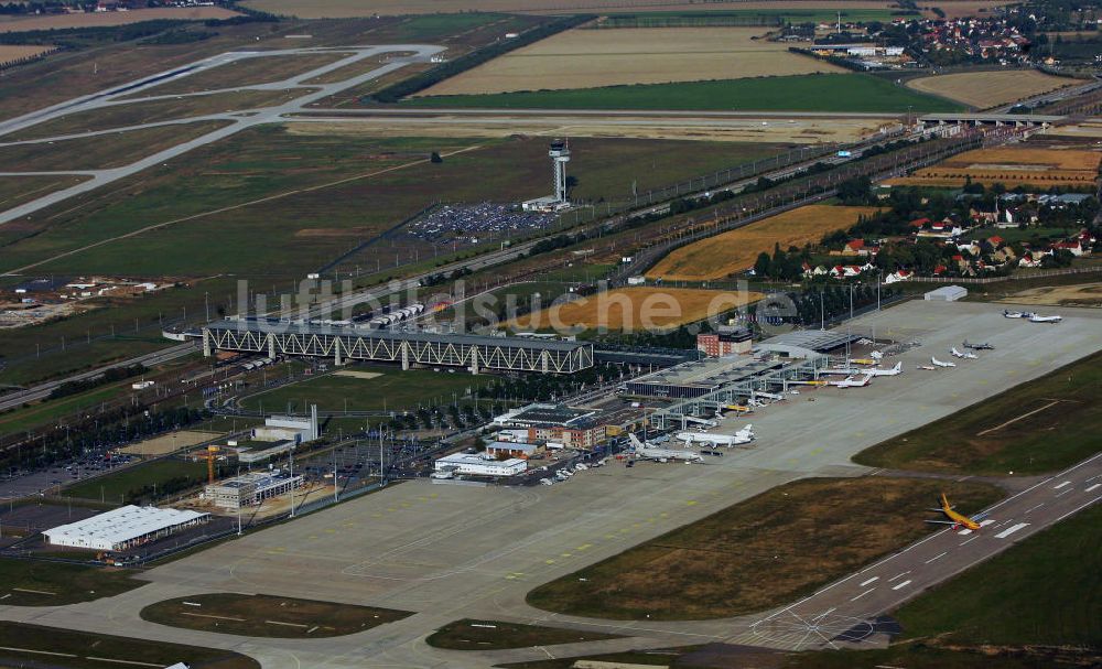 Schkeuditz von oben - Airport Leipzig-Halle auch Flughafen Schkeuditz genannt