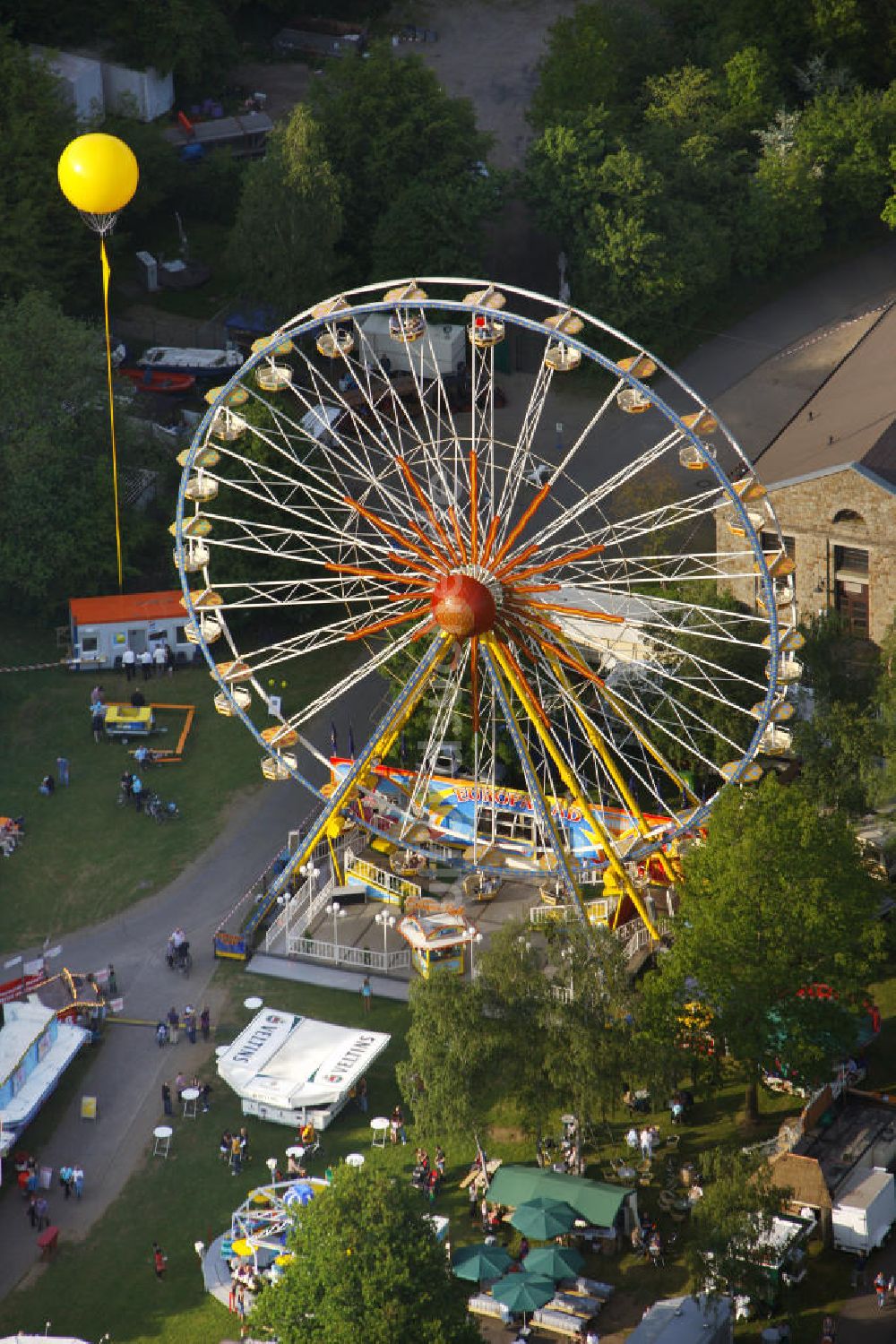 Bochum aus der Vogelperspektive: Aktion Schachtzeichen am Riesenrad auf dem Gibraltar Erbstollen Bochum