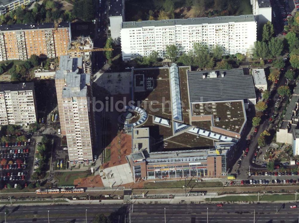 Luftaufnahme Berlin - Hohenschönhausen - Allee-Center der ECE HH an der Landsberger Allee in Berlin - Hohenschönhausen