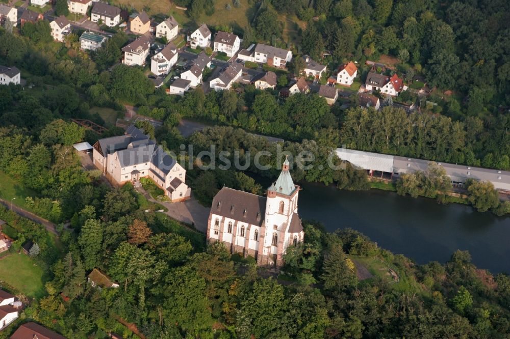 Luftaufnahme Lahnstein - Allerheiligenkapelle am Ufer der Lahn in Lahnstein im Bundesland Rheinland-Pfalz