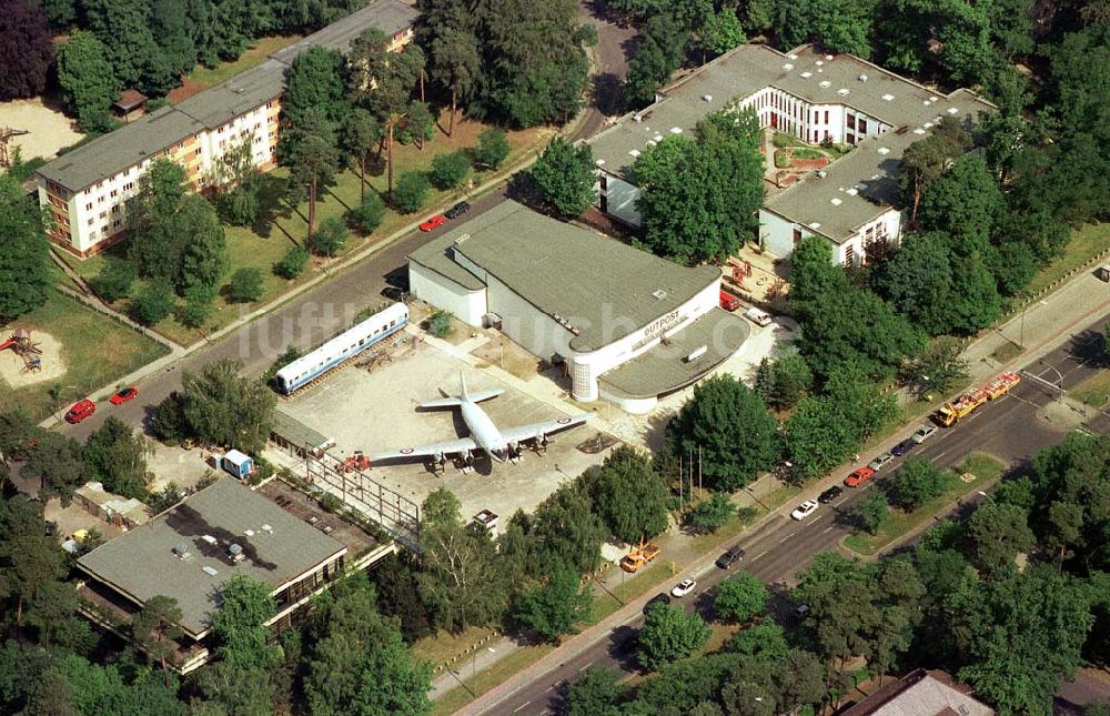 Luftaufnahme Berlin - Dahlem - Alliiertenmuseum in der Dahlemer Clayallee.