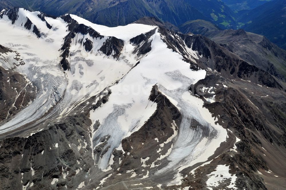 Luftbild Vent - Alpen- Gletscher und Bergmassiv der Wildspitze und der Weißseespitze bei Vent in Tirol in Österreich