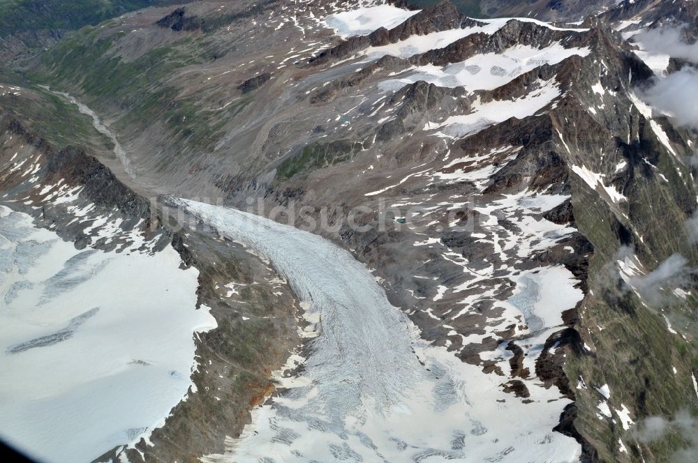 Vent aus der Vogelperspektive: Alpen- Gletscher und Bergmassiv der Wildspitze und der Weißseespitze bei Vent in Tirol in Österreich