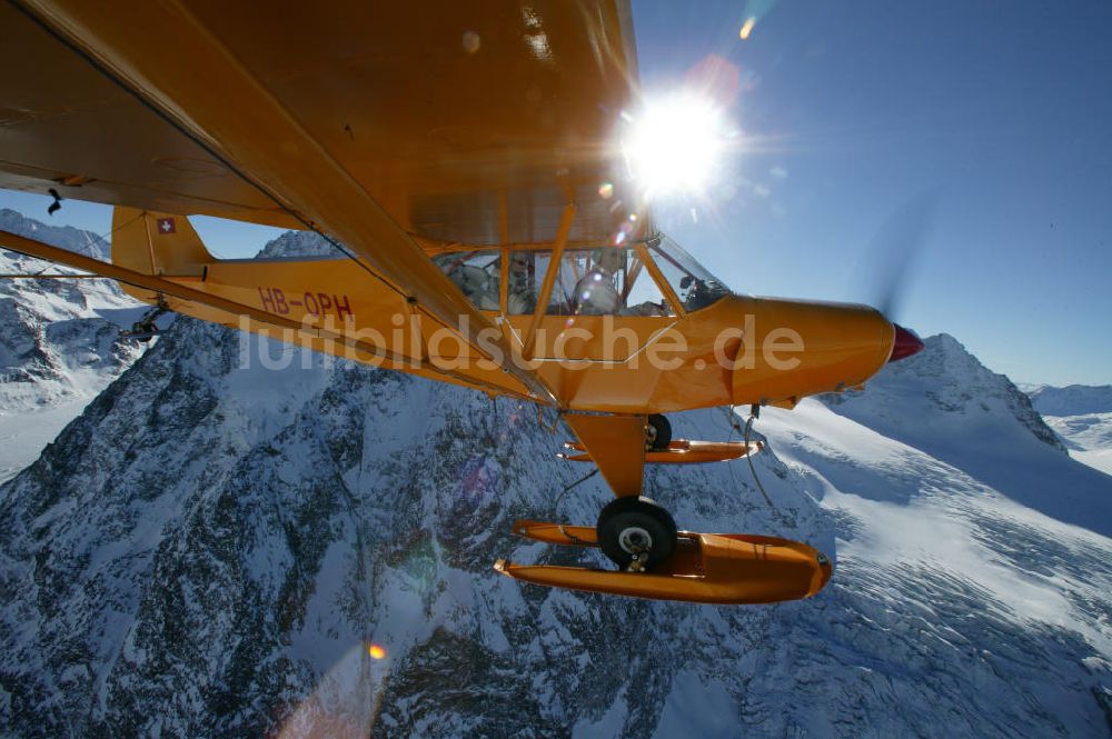 Megève aus der Vogelperspektive: Alpenflug über Megève / Frankreich