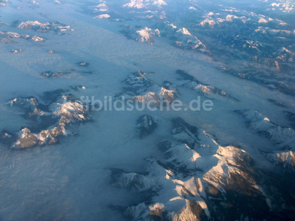 Tessin aus der Vogelperspektive: Alpengipfel in der Aberndsonne Tessin, 24.08.2007