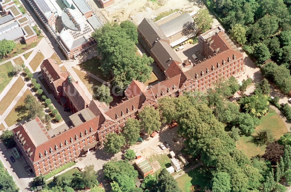 Luftbild Berlin - Altbau des Alexianer St. Joseph Krankenhaus in Berlin-Weißensee