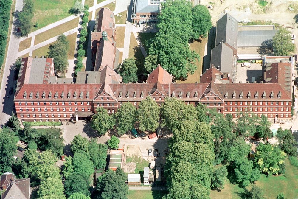 Luftaufnahme Berlin - Altbau des Alexianer St. Joseph Krankenhaus in Berlin-Weißensee