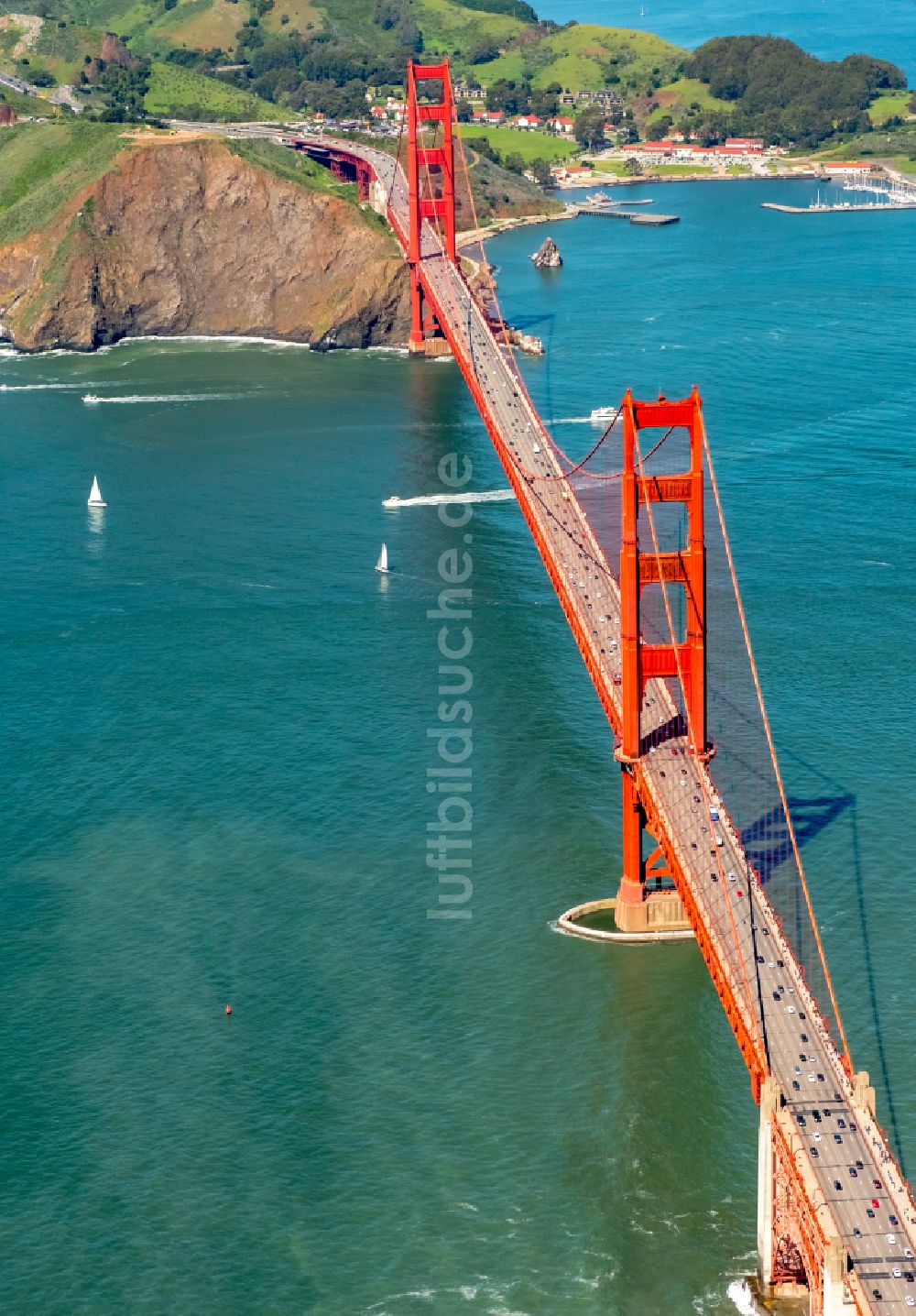 Luftbild San Francisco - Altbau- Brückenkomplex Golden Gate Bridge in San Francisco in Kalifornien, USA