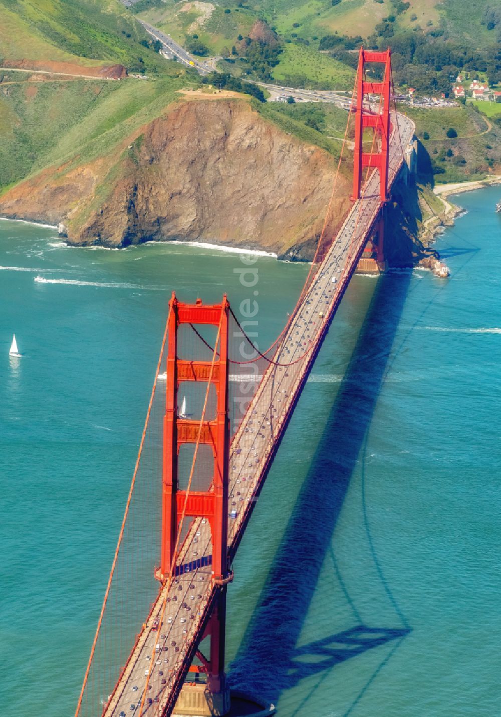 Luftbild San Francisco - Altbau- Brückenkomplex Golden Gate Bridge in San Francisco in Kalifornien, USA