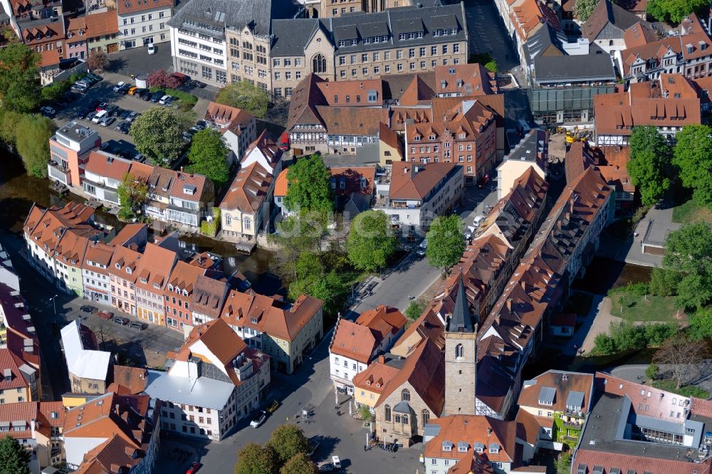 Luftaufnahme Erfurt - Altbau- Brückenkomplex Krämerbrücke Erfurt über die Gera im Ortsteil Altstadt in Erfurt im Bundesland Thüringen, Deutschland