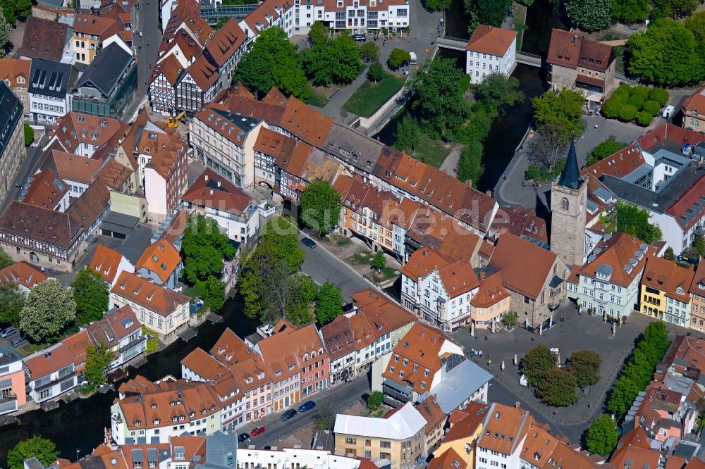 Luftaufnahme Erfurt - Altbau- Brückenkomplex Krämerbrücke Erfurt über die Gera im Ortsteil Altstadt in Erfurt im Bundesland Thüringen, Deutschland