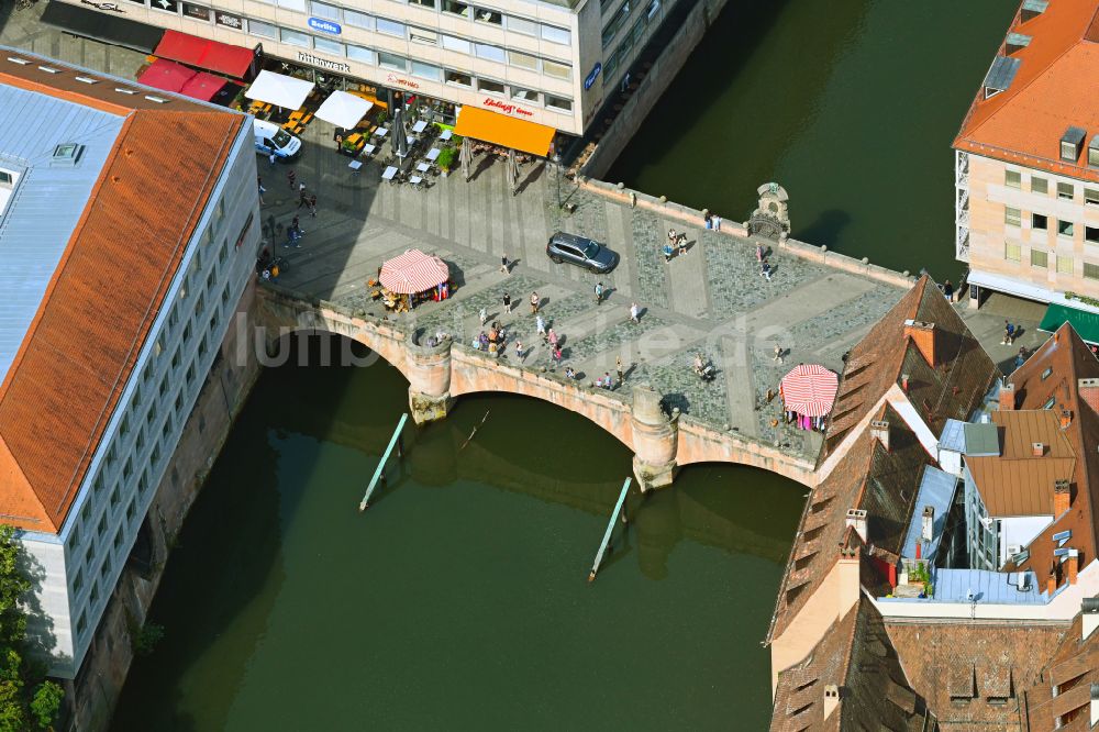 Luftbild Nürnberg - Altbau- Brückenkomplex der Museumsbrücke über in Nürnberg im Bundesland Bayern, Deutschland