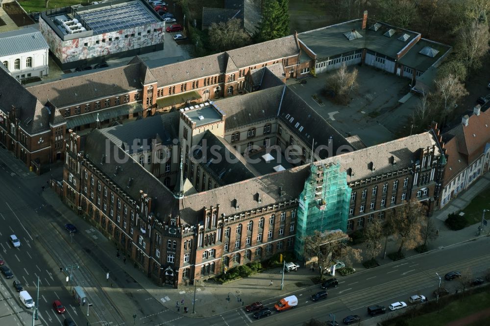 Luftbild Frankfurt (Oder) - Altbau- Gebäudekomplex der Deutschen Post in Frankfurt (Oder) im Bundesland Brandenburg