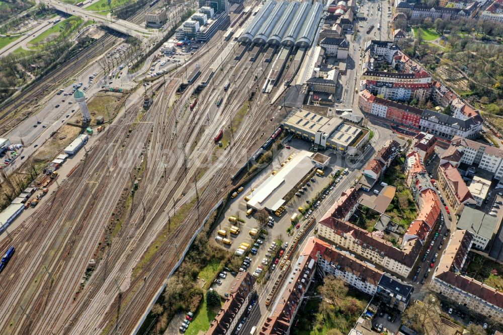 Luftbild Karlsruhe - Altbau- Gebäudekomplex der Deutschen Post im Ortsteil Südstadt in Karlsruhe im Bundesland Baden-Württemberg, Deutschland