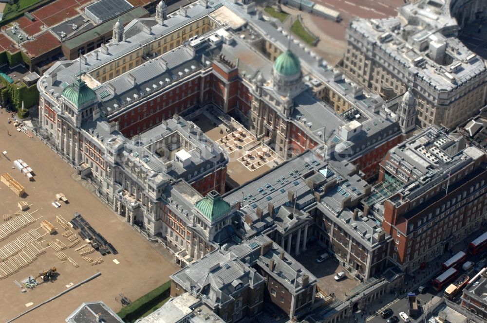 Luftaufnahme London - Altbau des Verteidigungsministeriums Ministry of Defence in London, Großbritannien