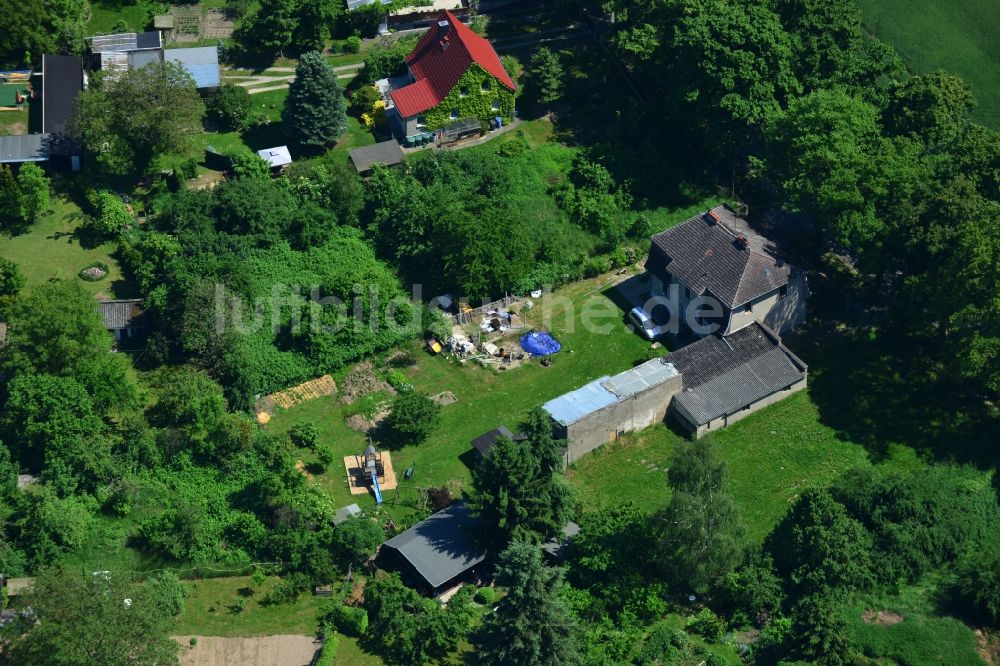 Werneuchen aus der Vogelperspektive: Altbau - Wohnhaus an der Berliner Allee am Stadtrand von Werneuchen im Bundesland Brandenburg