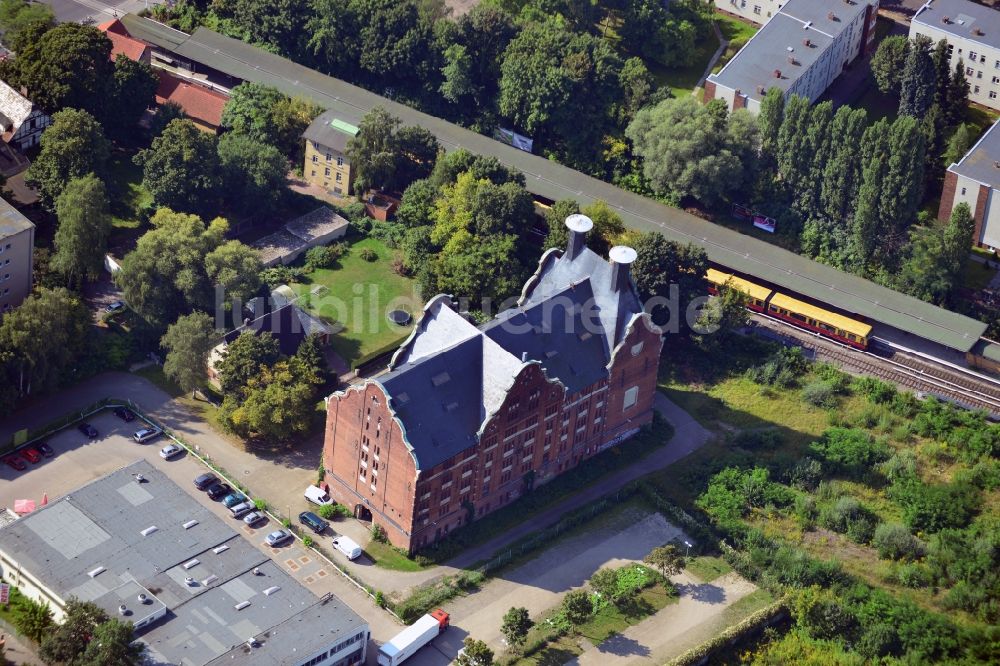 Luftaufnahme Berlin - Alte Mälzerei der ehemaligen Schöneberger Schlossbrauerei im Ortsteil Lichtenrade des Bezirks Tempelhof-Schöneberg in Berlin