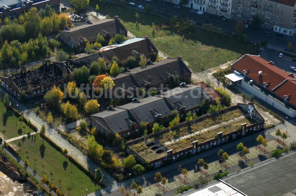 Luftaufnahme Berlin - Alte Schlachthofhallen an der August-Lindemann-Straße in Berlin-Friedrichshain