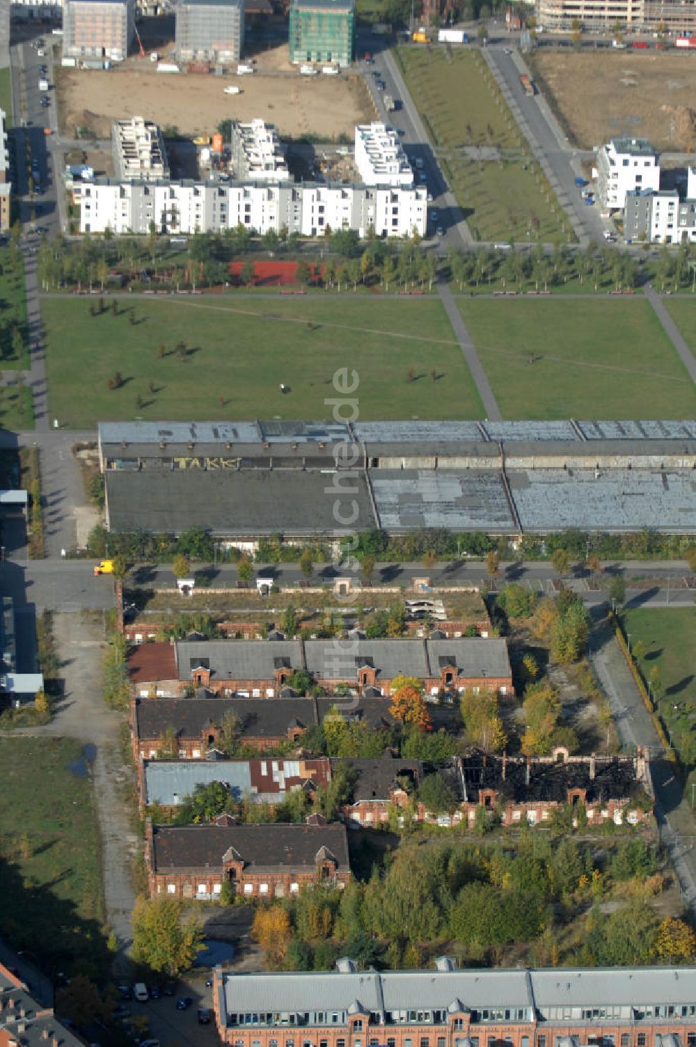 Luftbild Berlin - Alte Schlachthofhallen an der August-Lindemann-Straße in Berlin-Friedrichshain