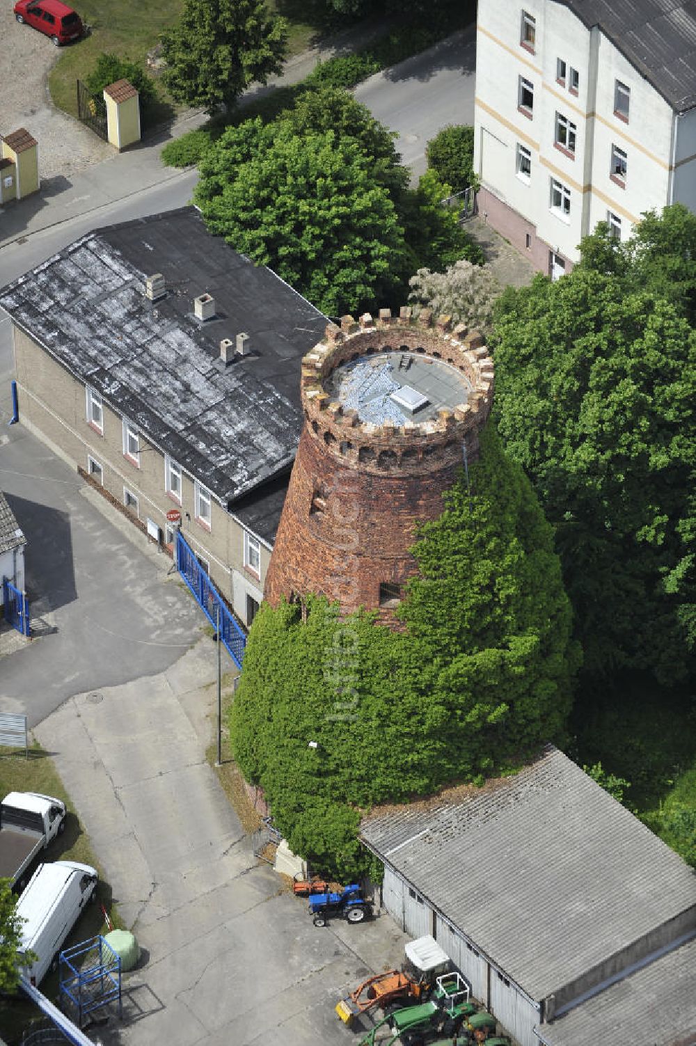 Luftaufnahme Genthin - alte Windmühlenreste in Genthin