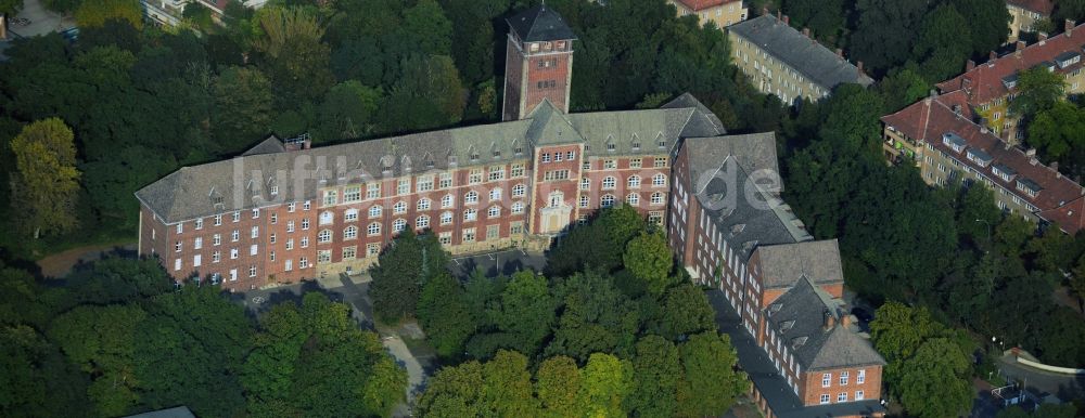 Luftaufnahme Potsdam - Alter Potsdamer Landtag auf dem Brauhausberg in Potsdam, der Landeshauptstadt von Brandenburg